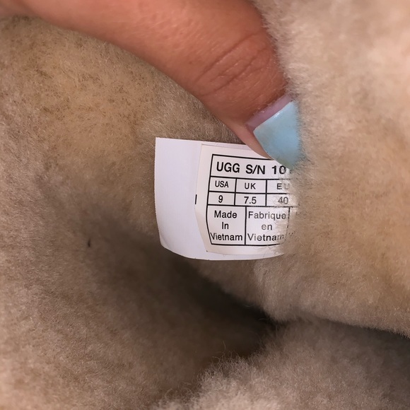 UGG Bailey Button Triplet II Boot in Chestnut - Picture 6 of 6